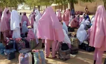 Niñas de Dapchi Boko Haram libera a 104 niñas secuestradas en Dapchi